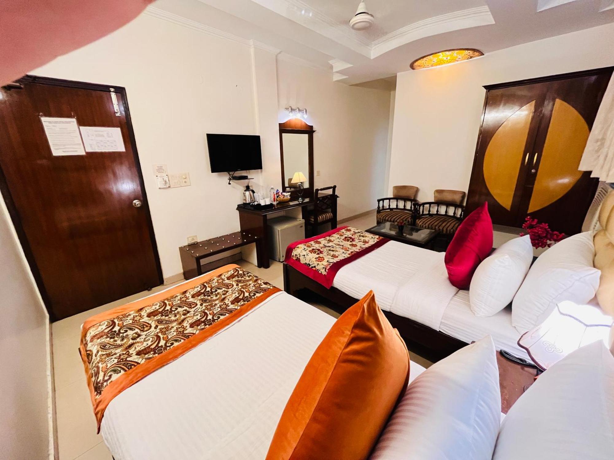 Hotel Paras - Karol Bagh Delhi Zewnętrze zdjęcie
