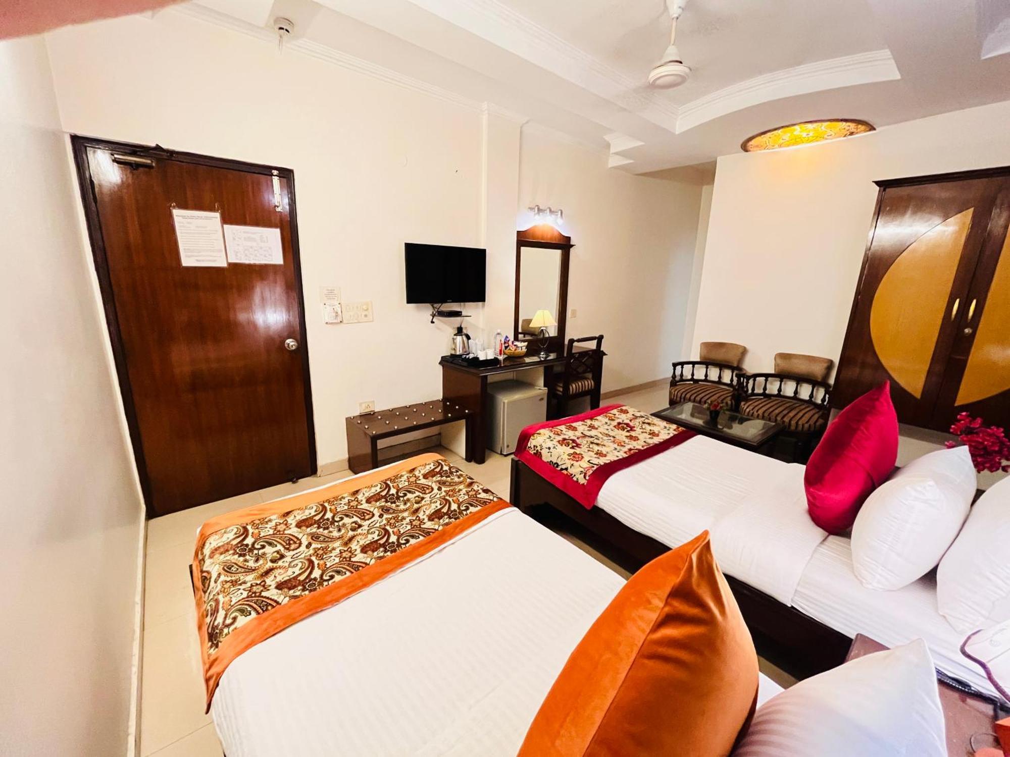 Hotel Paras - Karol Bagh Delhi Zewnętrze zdjęcie