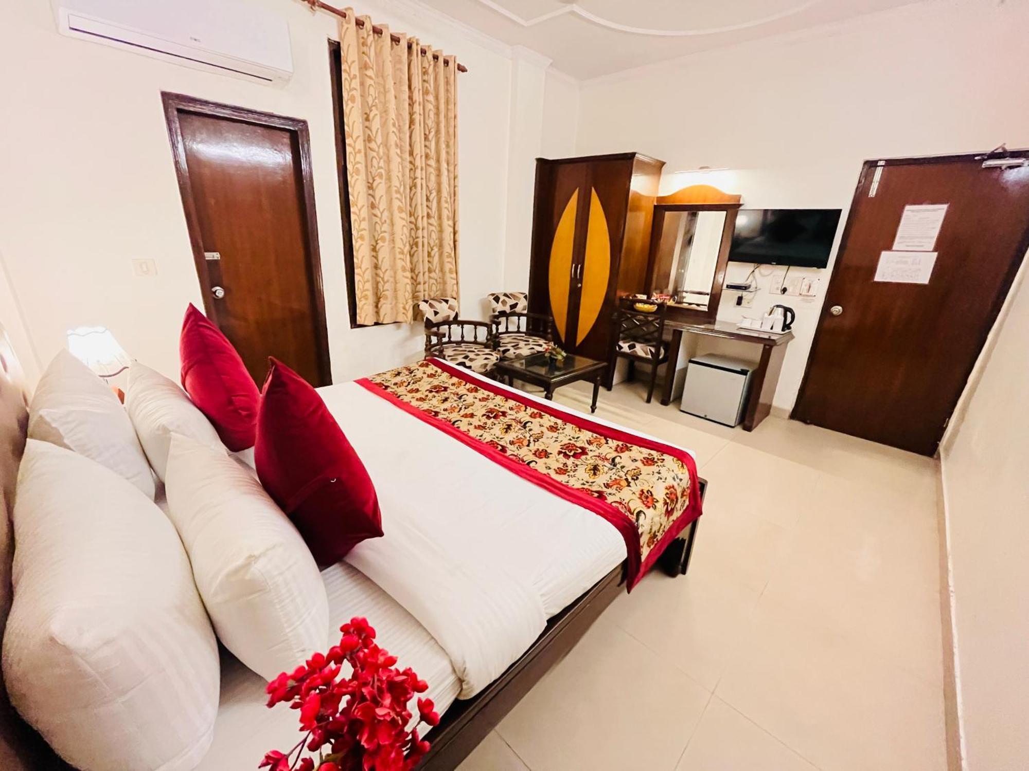 Hotel Paras - Karol Bagh Delhi Zewnętrze zdjęcie