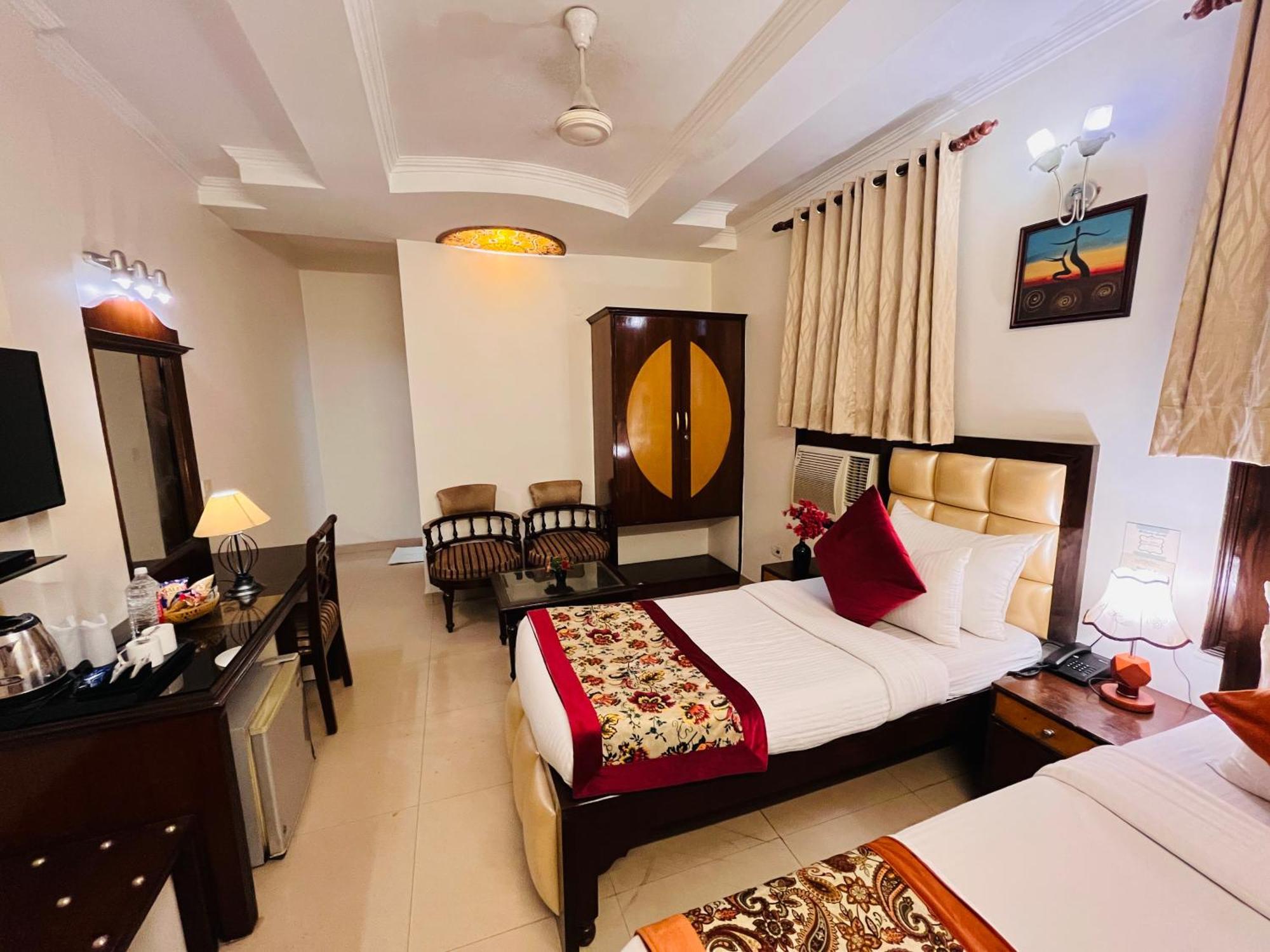 Hotel Paras - Karol Bagh Delhi Zewnętrze zdjęcie