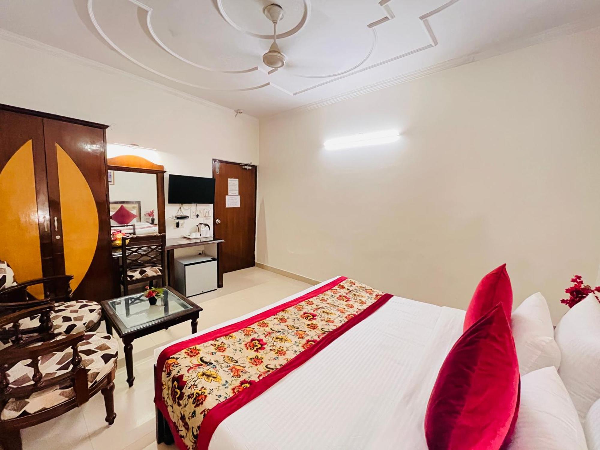 Hotel Paras - Karol Bagh Delhi Zewnętrze zdjęcie