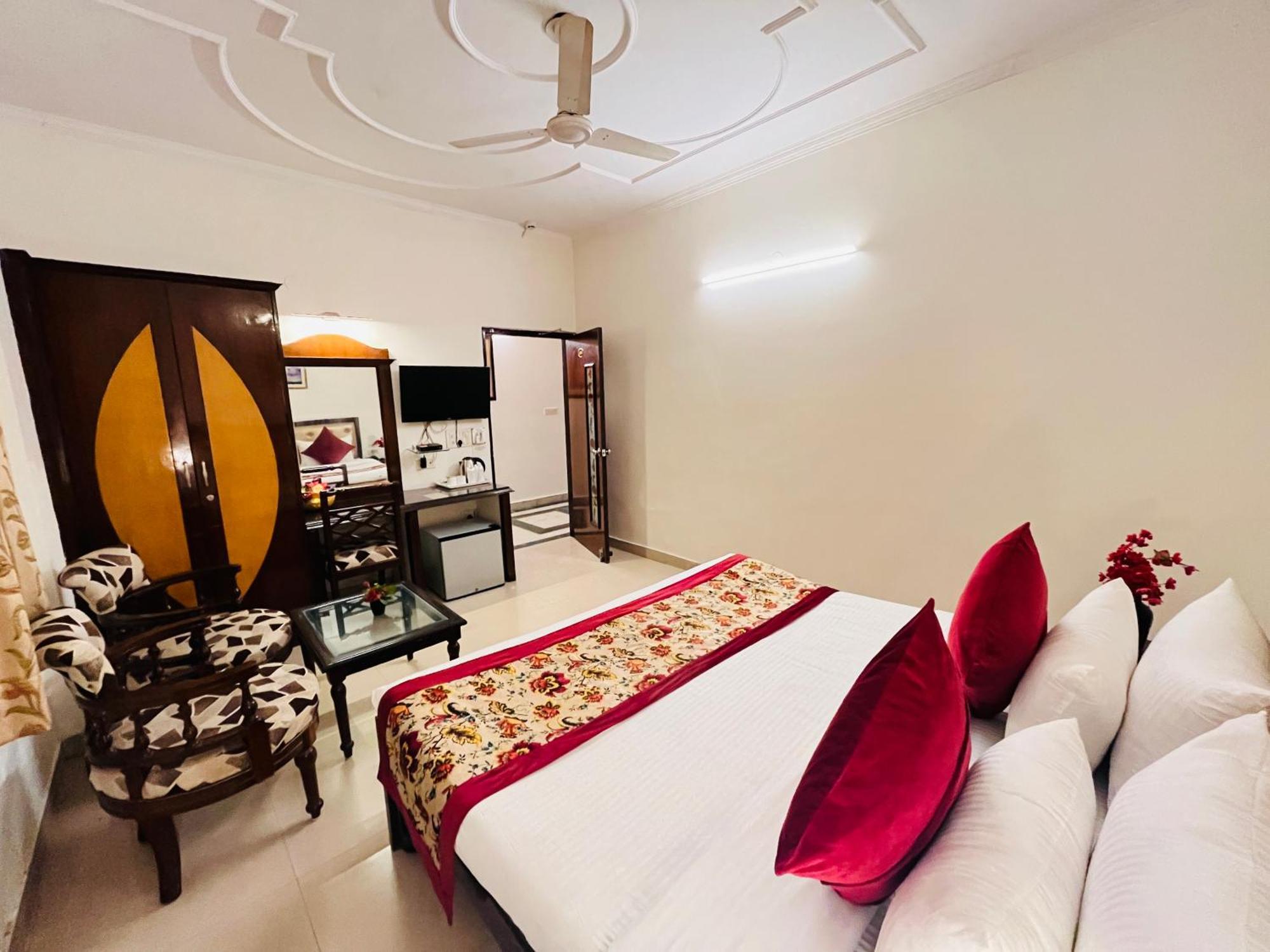 Hotel Paras - Karol Bagh Delhi Zewnętrze zdjęcie