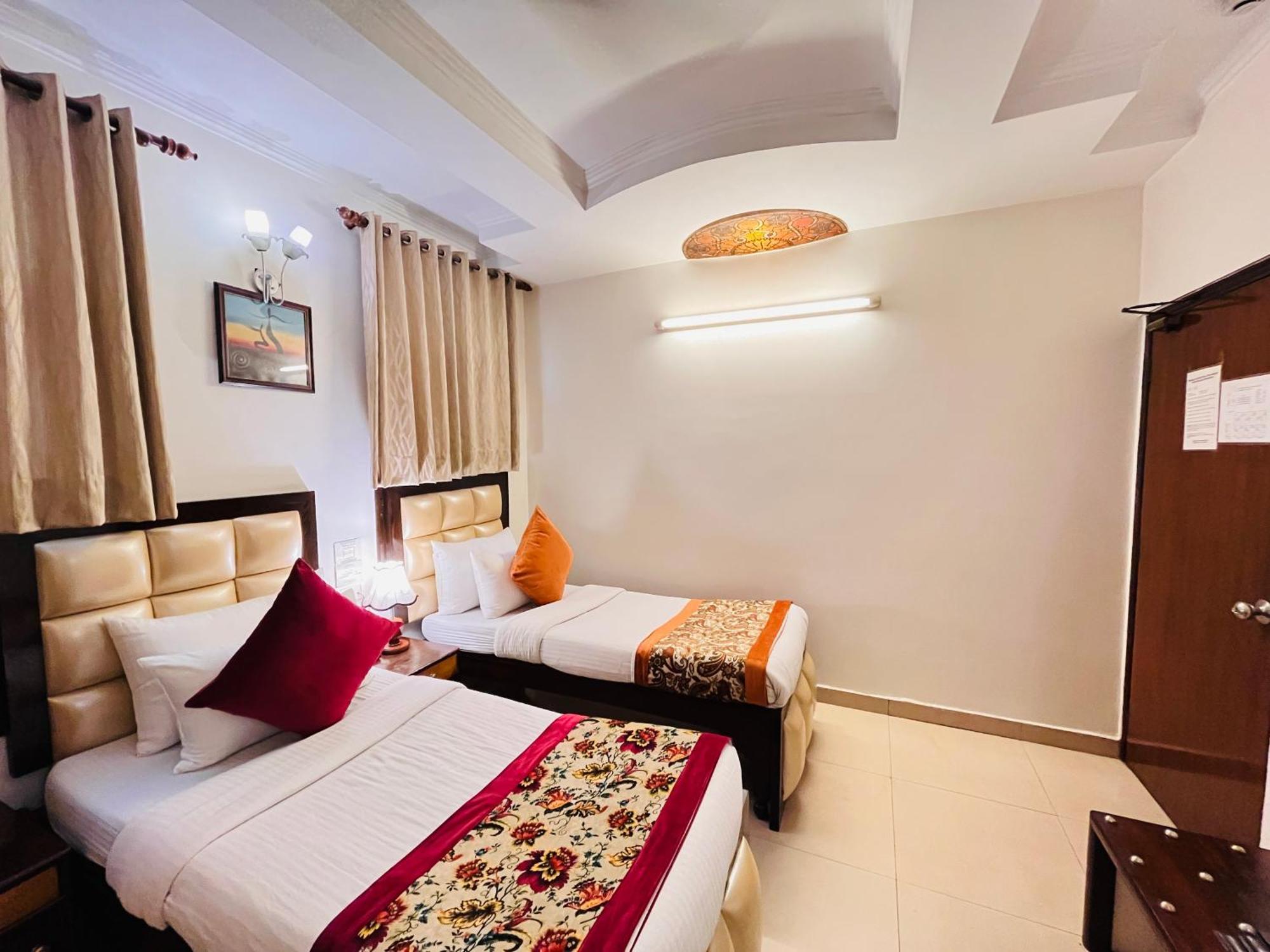 Hotel Paras - Karol Bagh Delhi Zewnętrze zdjęcie